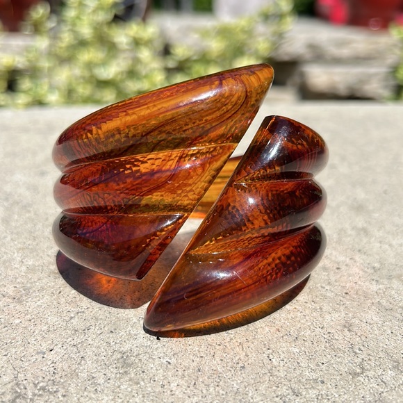 Rare,1950/ 60s Design / stamped JO West Germany Lucite Bangle Bypass Bracelet - Picture 2 of 7